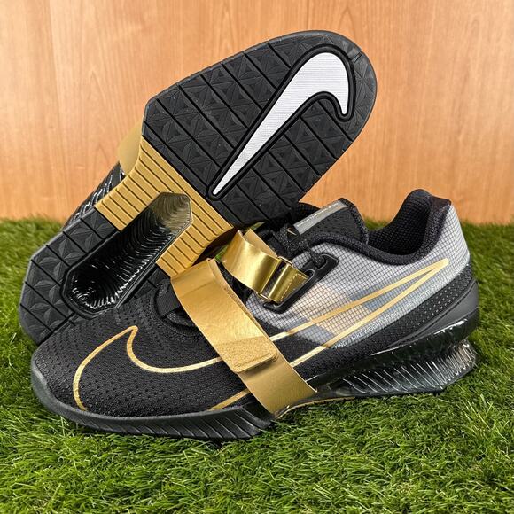 Athletic_Shoes